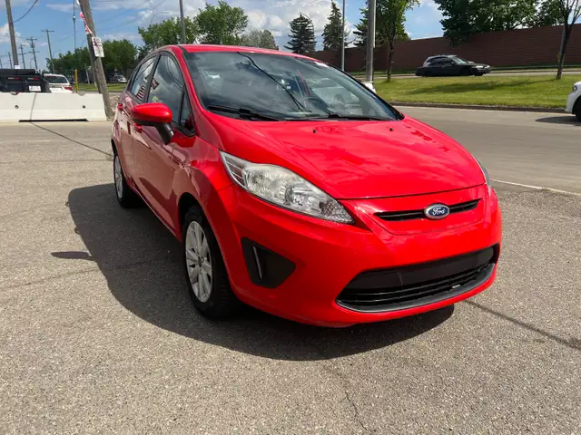 2013 Ford Fiesta Hatchback 1