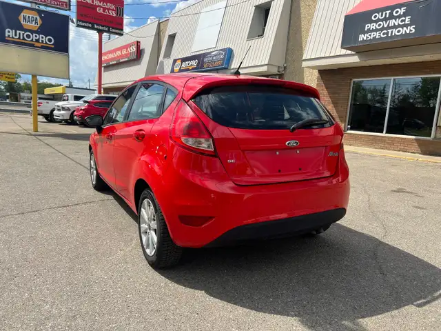 2013 Ford Fiesta Hatchback 2