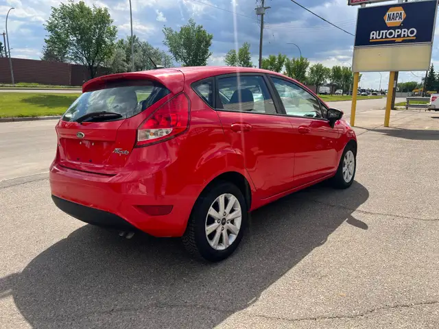 2013 Ford Fiesta Hatchback 3