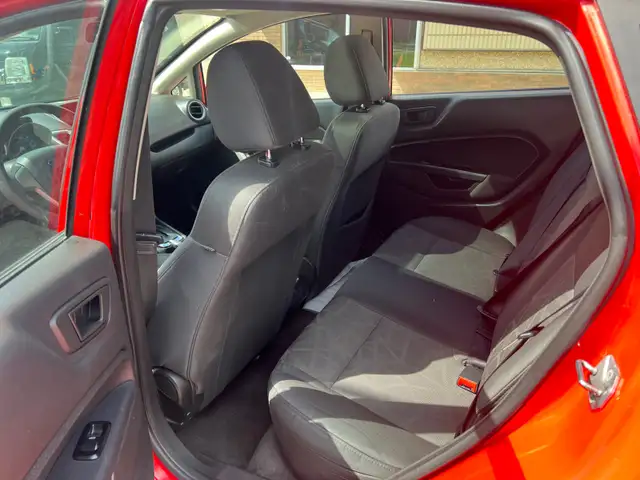 2013 Ford Fiesta Hatchback 5