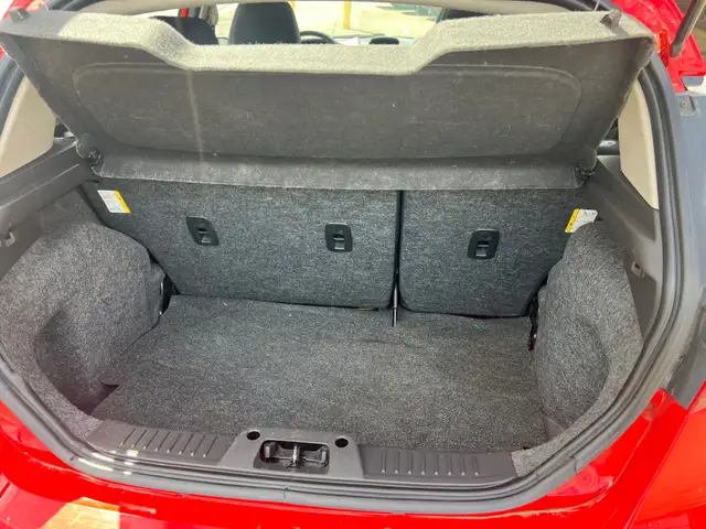 2013 Ford Fiesta Hatchback 6