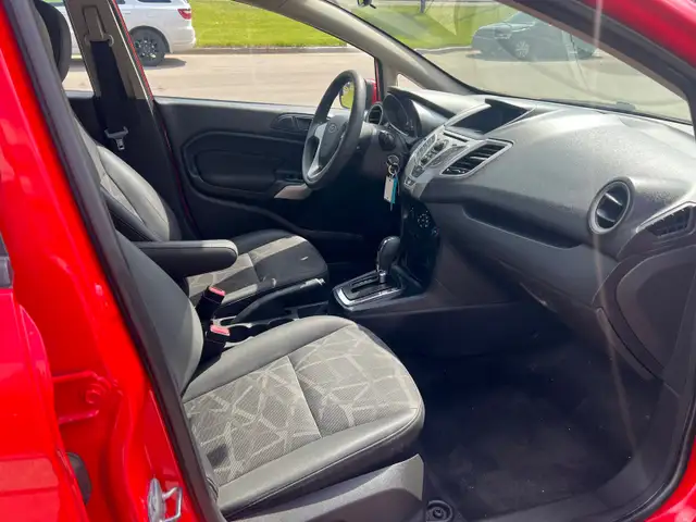 2013 Ford Fiesta Hatchback 7