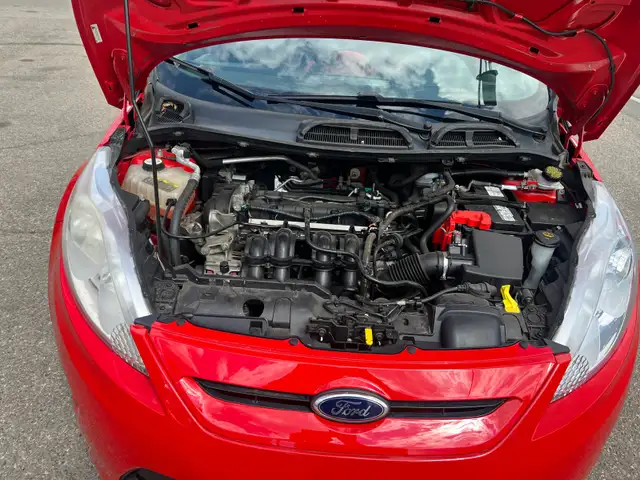 2013 Ford Fiesta Hatchback 9