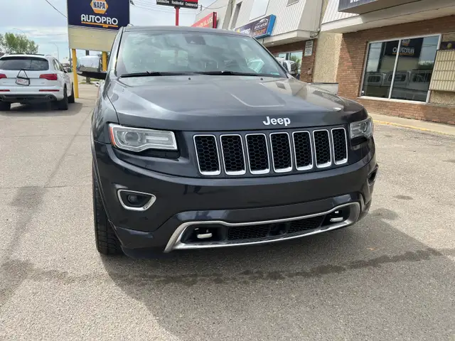 2014 Jeep Grand Cherokee Overlander Diesel 2