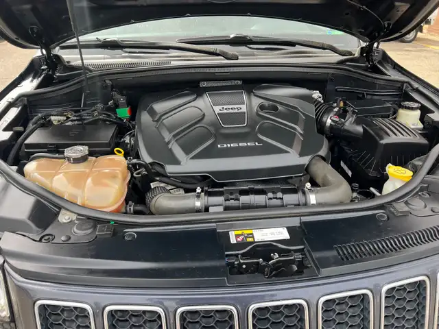 2014 Jeep Grand Cherokee Overlander Diesel 3