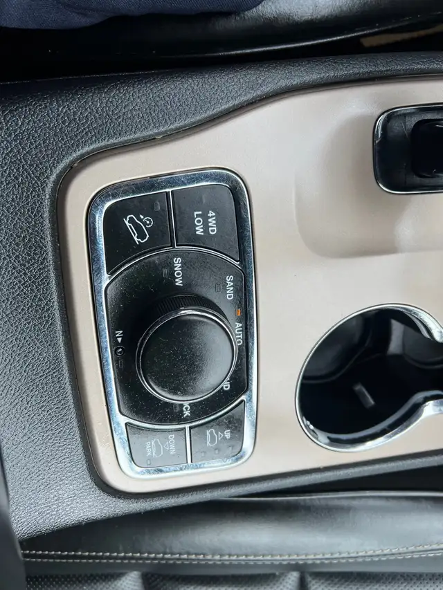 2014 Jeep Grand Cherokee Overlander Diesel 9